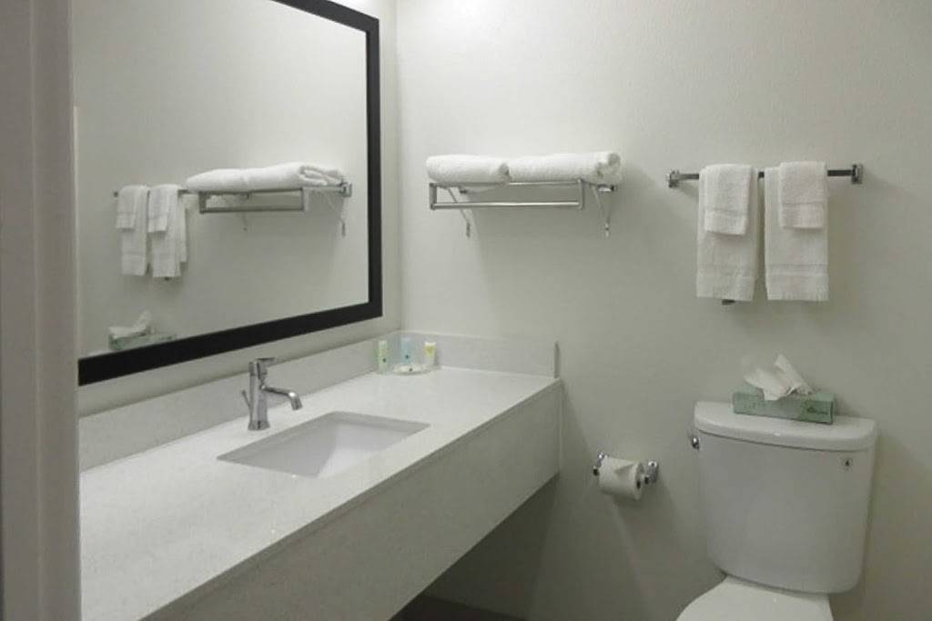 Quality Inn & Suites | restaurant | 5455 W Shaw Ave, Fresno, CA 93722, USA | 5592752374 OR +1 559-275-2374