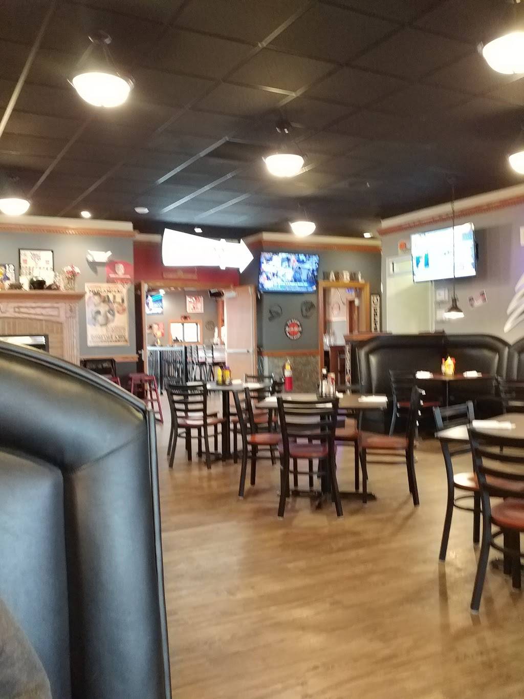 Referees Bar & Grille | restaurant | 888 E Washington St, Winchester, IN 47394, USA | 7655958948 OR +1 765-595-8948