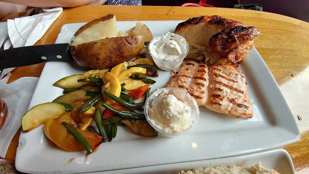 Charcoal Grill & Rotisserie | restaurant | 8300 Washington Ave, Mt Pleasant, WI 53406, USA | 2628849400 OR +1 262-884-9400