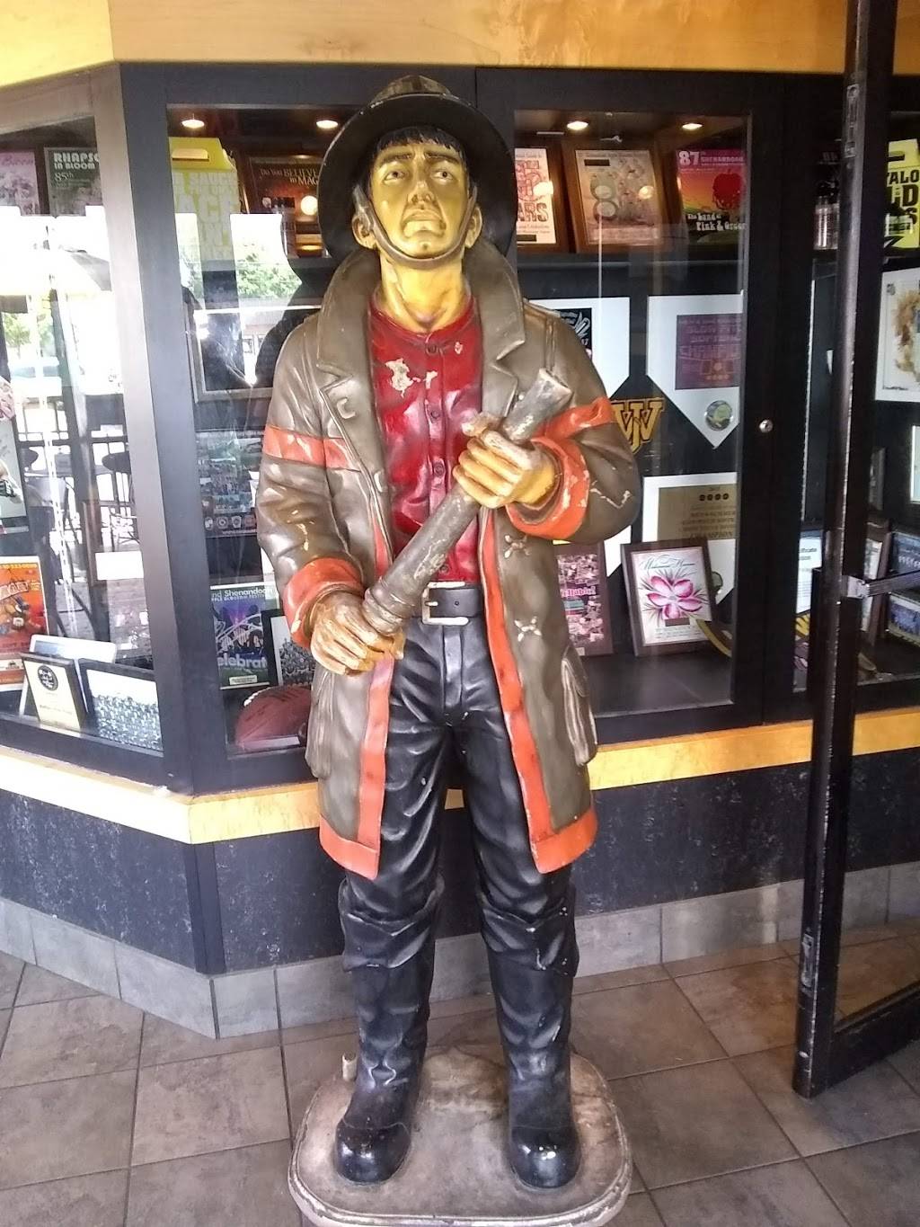 Buffalo Wild Wings | meal takeaway | 5 Weems Ln, Winchester, VA 22601, USA | 5407236900 OR +1 540-723-6900