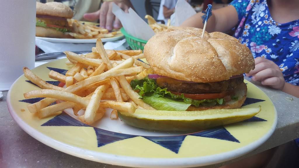 MoonCricket Grille | restaurant | 14 W Plant St, Winter Garden, FL 34787, USA | 4079055325 OR +1 407-905-5325