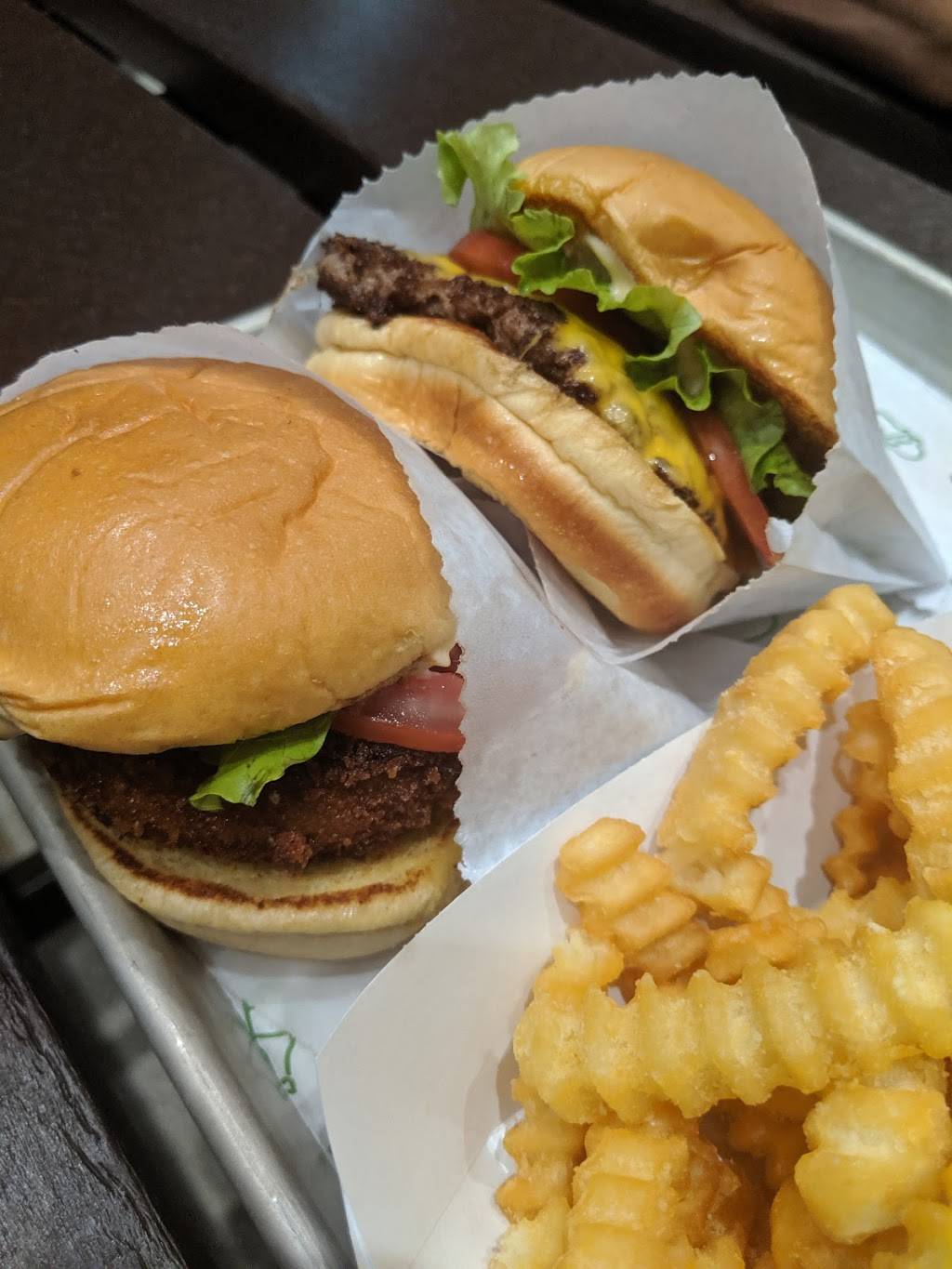 Shake Shack | restaurant | 190 N Cattlemen Rd UNIT 1, Sarasota, FL 34243, USA | 9414131351 OR +1 941-413-1351