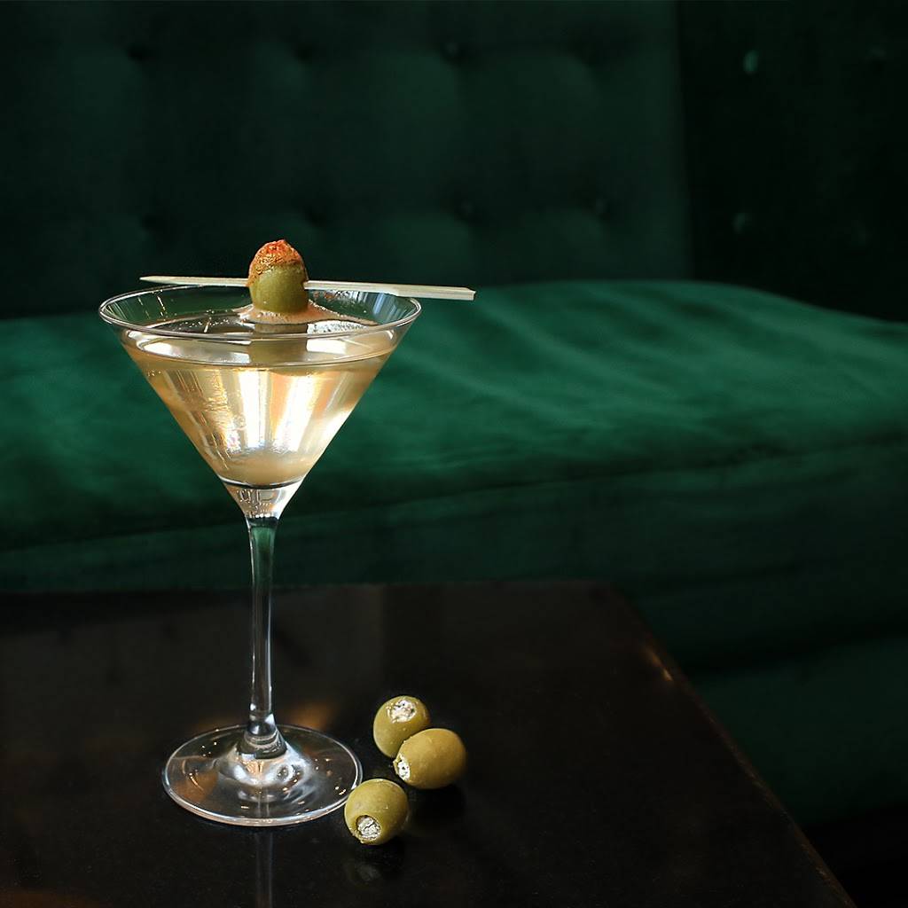 Stock Hill | restaurant | 4800 Main St ste g-001, Kansas City, MO 64112, USA | 8168958400 OR +1 816-895-8400