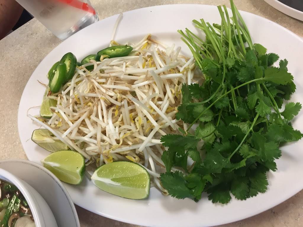 Gia Phu Vietnamese Restaurant | restaurant | 913 E Berry St, Fort Worth, TX 76110, USA | 8179239898 OR +1 817-923-9898