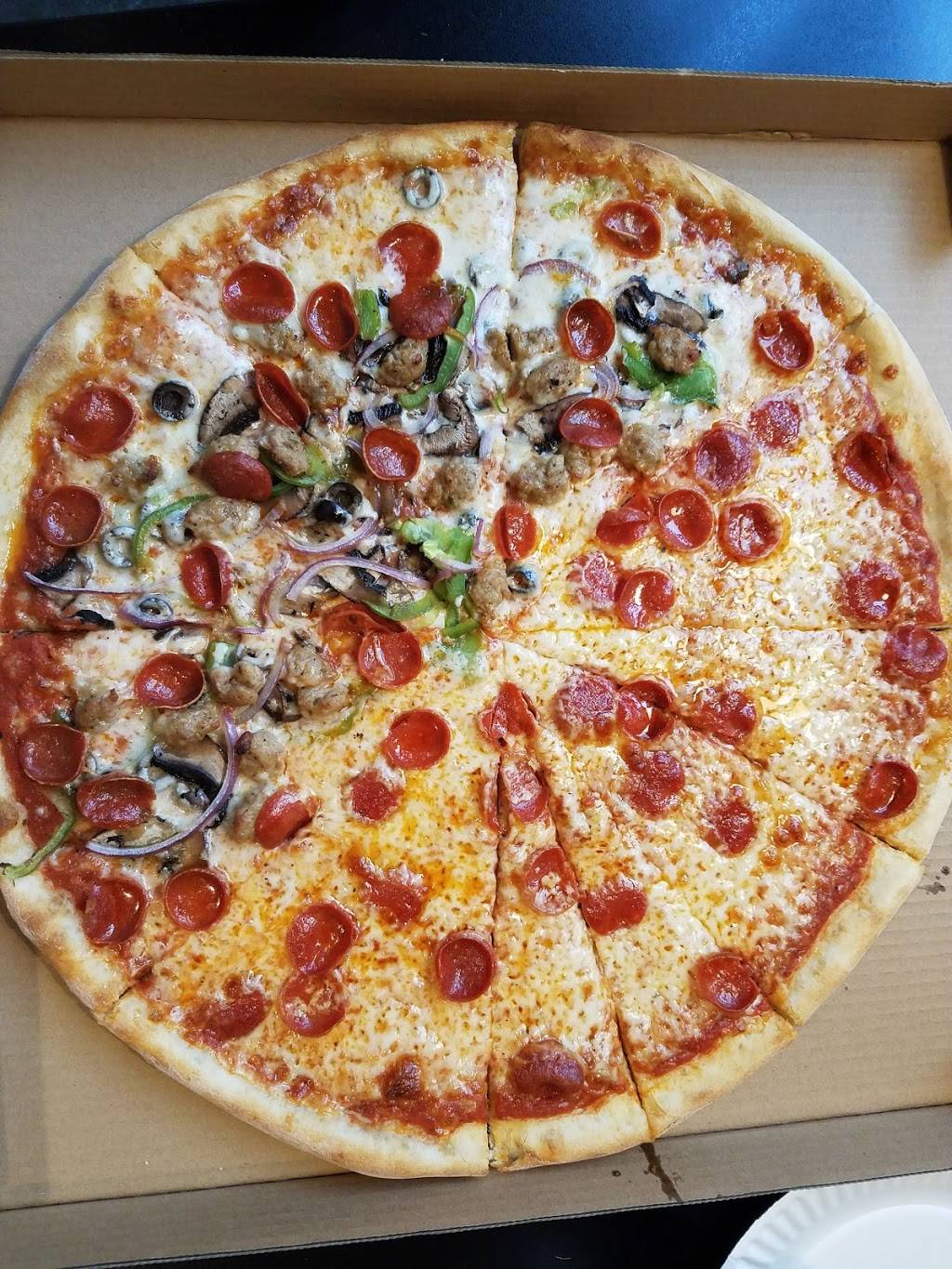 Flippin Pizza | restaurant | 800 W Broad St #103, Falls Church, VA 22046, USA | 7037528672 OR +1 703-752-8672