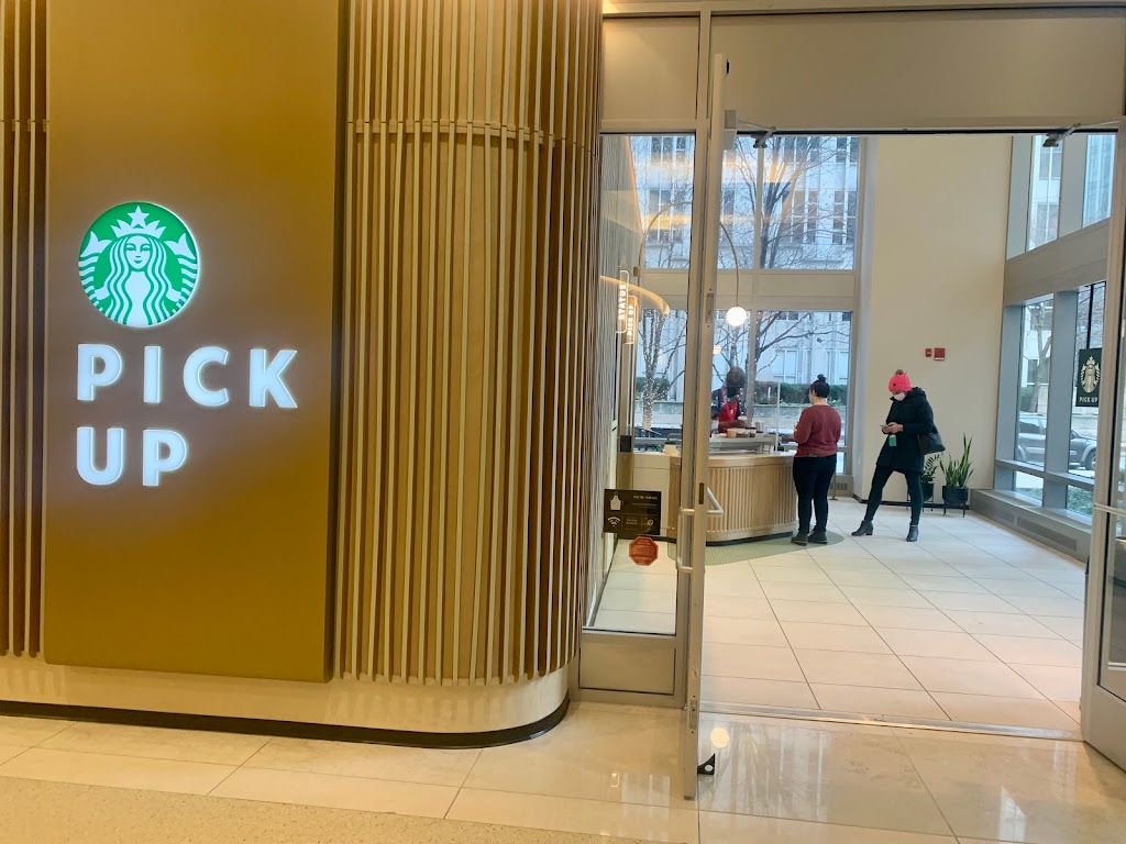 Starbucks | cafe | 250 E Superior St #1-2302, Chicago, IL 60611, USA | 8726623056 OR +1 872-662-3056