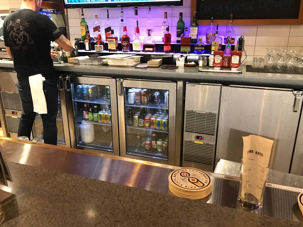 Stone Arch | restaurant | 4300 Glumack Drive LT-2054, St Paul, MN 55111, USA | 6514609285 OR +1 651-460-9285