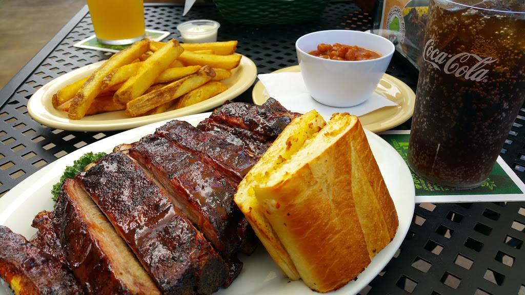 Winking Lizard | restaurant | 1355 Som Center Rd, Mayfield Heights, OH 44124, USA | 4406838003 OR +1 440-683-8003