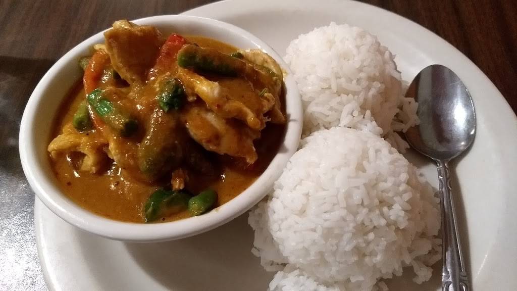 Lucky House Thai Cuisine | restaurant | 2140 University Ave, Berkeley, CA 94704, USA | 5108418900 OR +1 510-841-8900