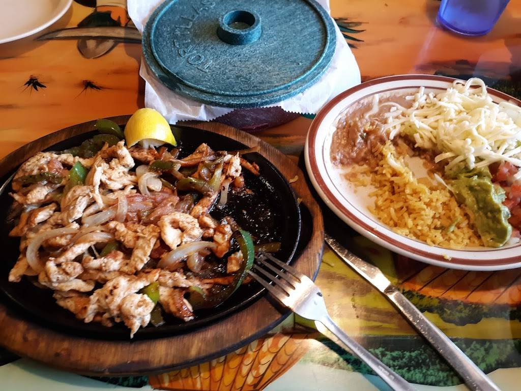 El Rancho | restaurant | 7755 Magnolia Beach Rd # D, Denham Springs, LA 70726, USA | 2256657886 OR +1 225-665-7886