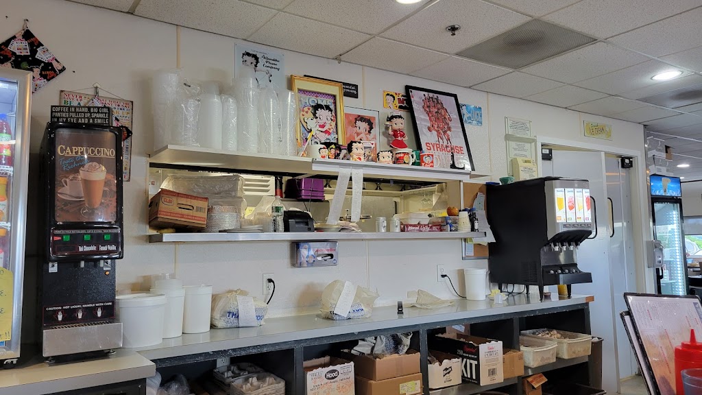 Stellas Diner | restaurant | 110 Wolf St, Syracuse, NY 13208, USA | 3154250353 OR +1 315-425-0353