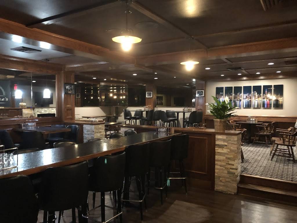 DeLuca’s Pizza Pub | restaurant | 3700 Massillon Rd Suite 220, Uniontown, OH 44685, USA | 2342940640 OR +1 234-294-0640