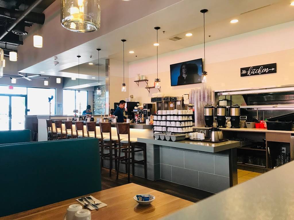 The Broken Yolk cafe | restaurant | 2701 Harbor Blvd, Costa Mesa, CA 92626, USA | 6572316708 OR +1 657-231-6708