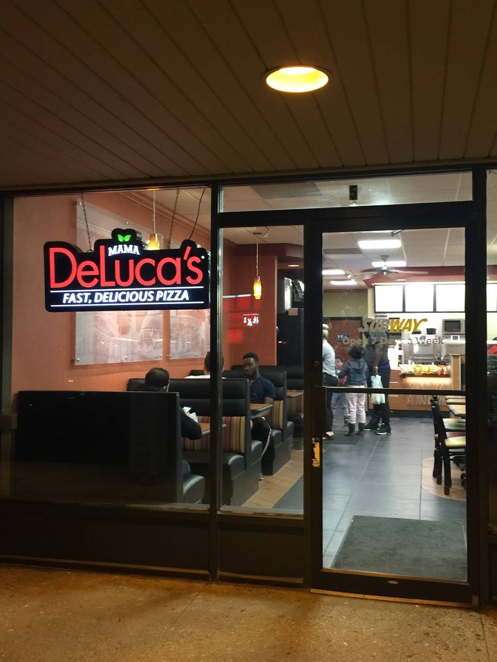 Mama Delucas Pizza | restaurant | 6-160 University Ave W, Waterloo, ON N2L 3E9, Canada | 5198847821 OR +1 519-884-7821