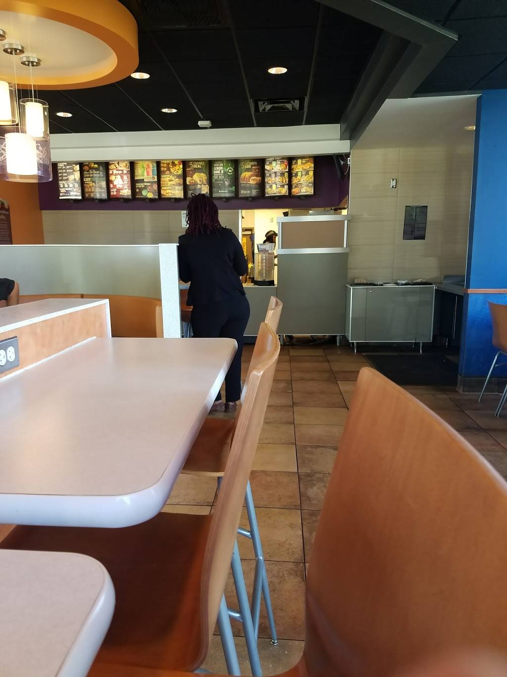 Taco Bell | meal takeaway | 6599 N Illinois St, Fairview Heights, IL 62208, USA | 6183972355 OR +1 618-397-2355