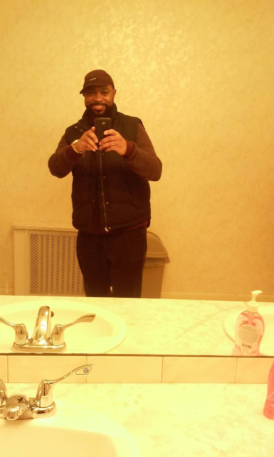 B2s (Bachelors II) | night club | 26179 Chardon Rd, Richmond Heights, OH 44143, USA | 2167314678 OR +1 216-731-4678