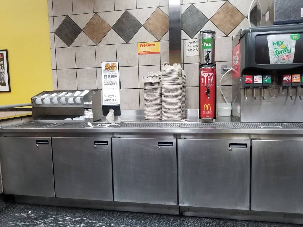 McDonalds | cafe | 1441 Hutchinson Dr, Jacksonville, FL 32211, USA | 9047277851 OR +1 904-727-7851