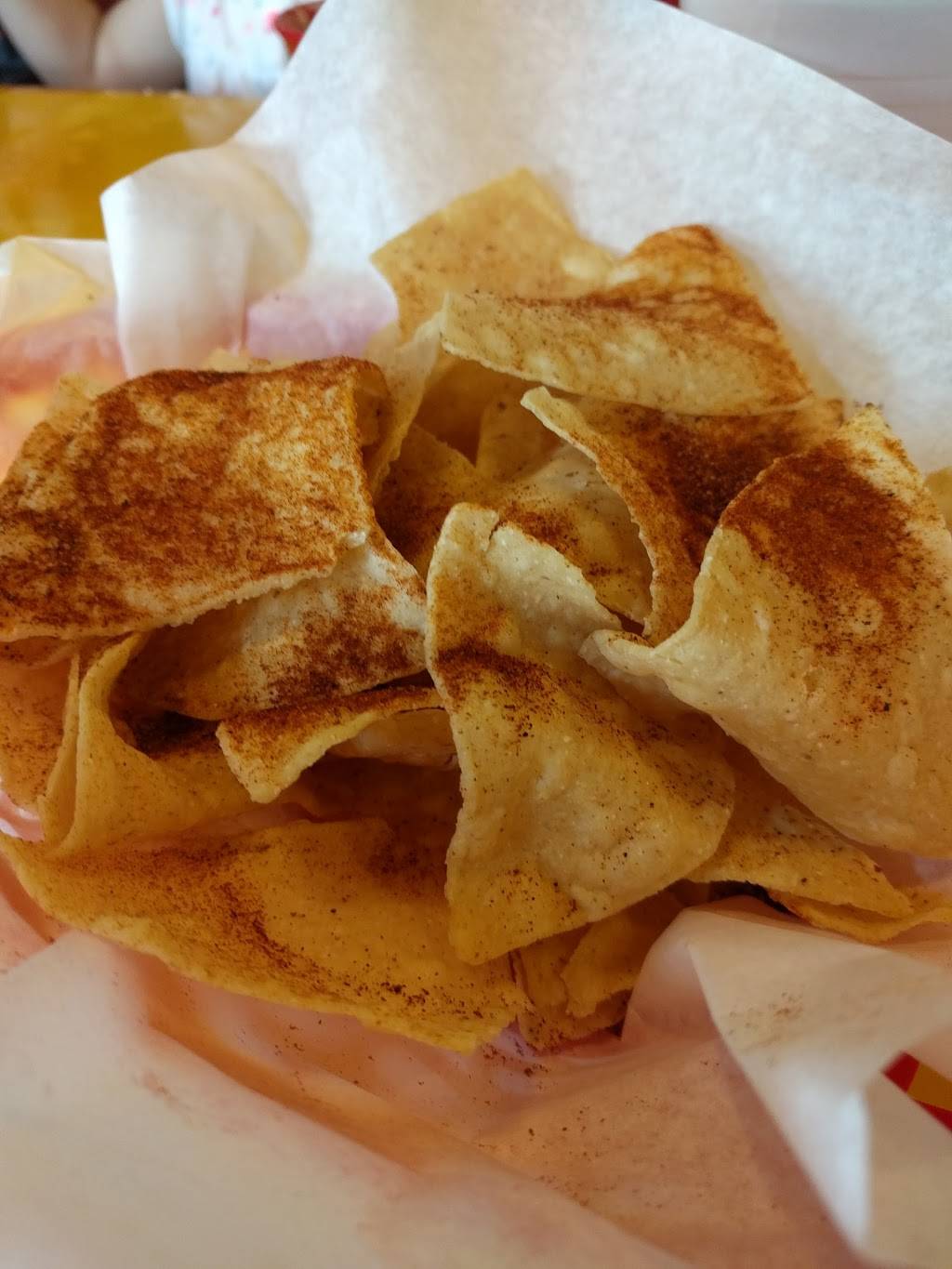 Fuzzys Taco Shop | restaurant | 4740 W Mockingbird Ln, Dallas, TX 75209, USA | 2143528226 OR +1 214-352-8226