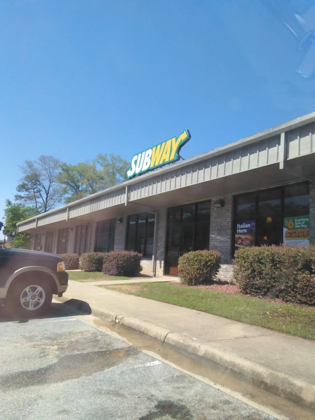Subway | meal takeaway | 4720 University Blvd E Suite E, Tuscaloosa, AL 35404, USA | 2055071037 OR +1 205-507-1037