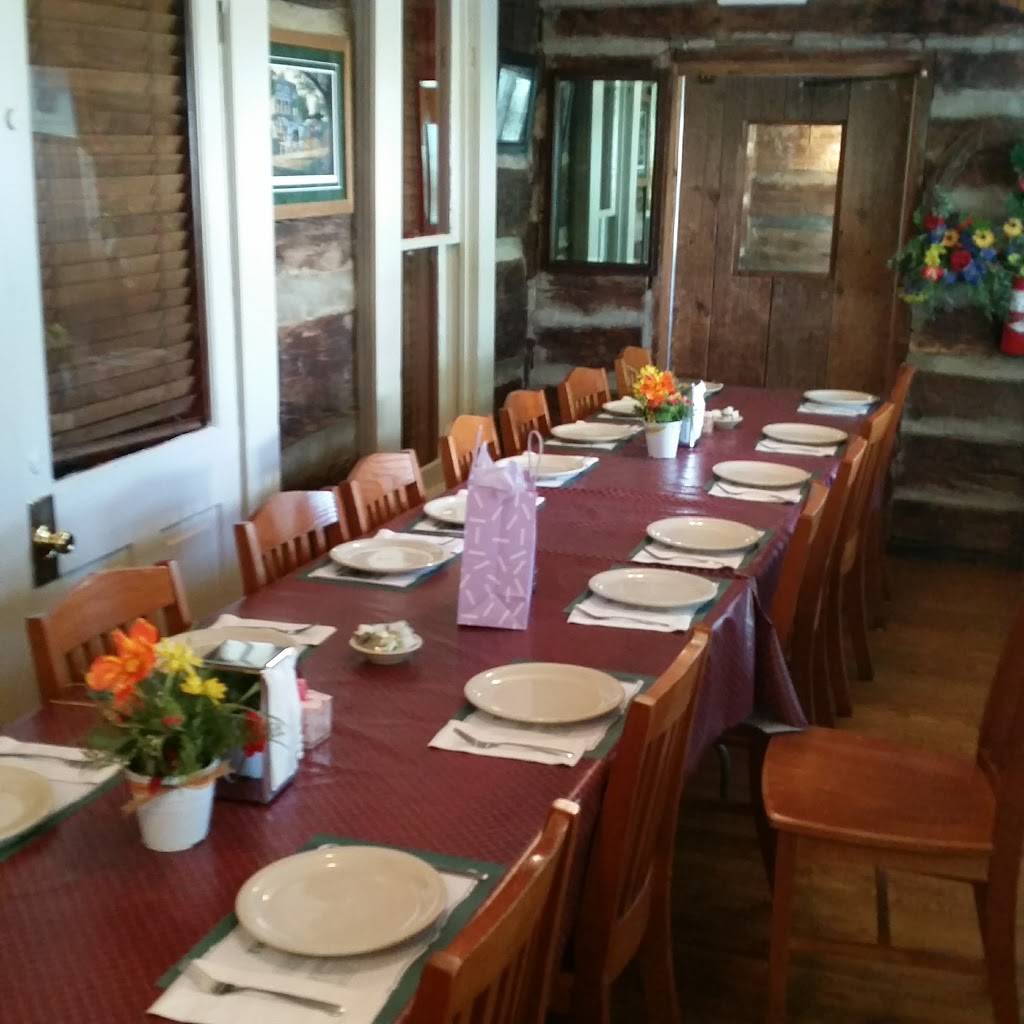 Log Inn | restaurant | 12491 County Rd 200 E, Haubstadt, IN 47639, USA | 8128673216 OR +1 812-867-3216