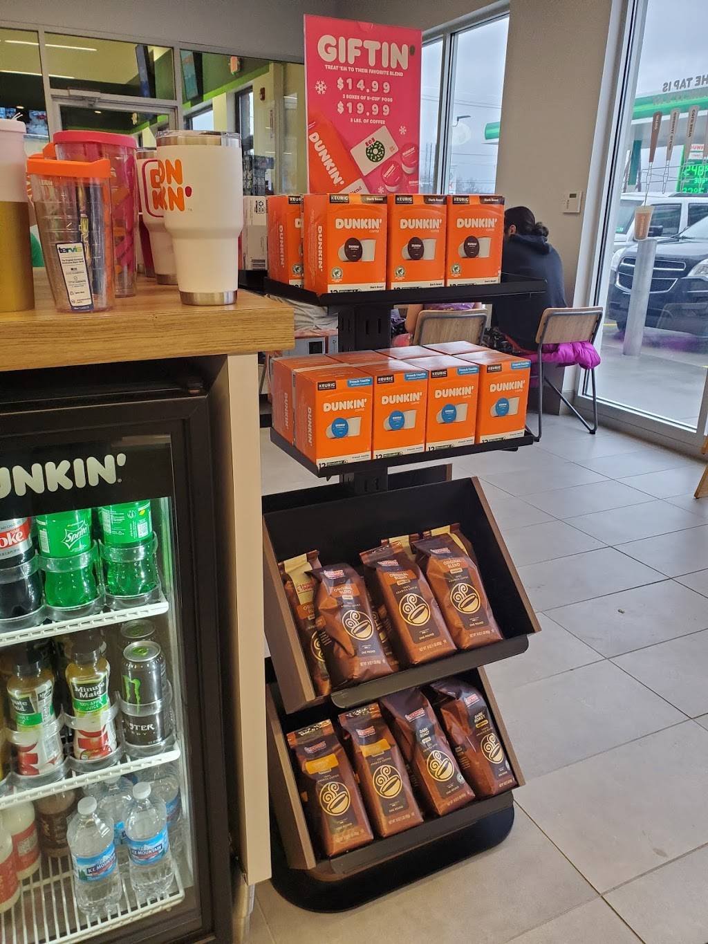 Dunkin | bakery | 932 Cross Lanes Dr, Cross Lanes, WV 25313, USA | 3047599185 OR +1 304-759-9185