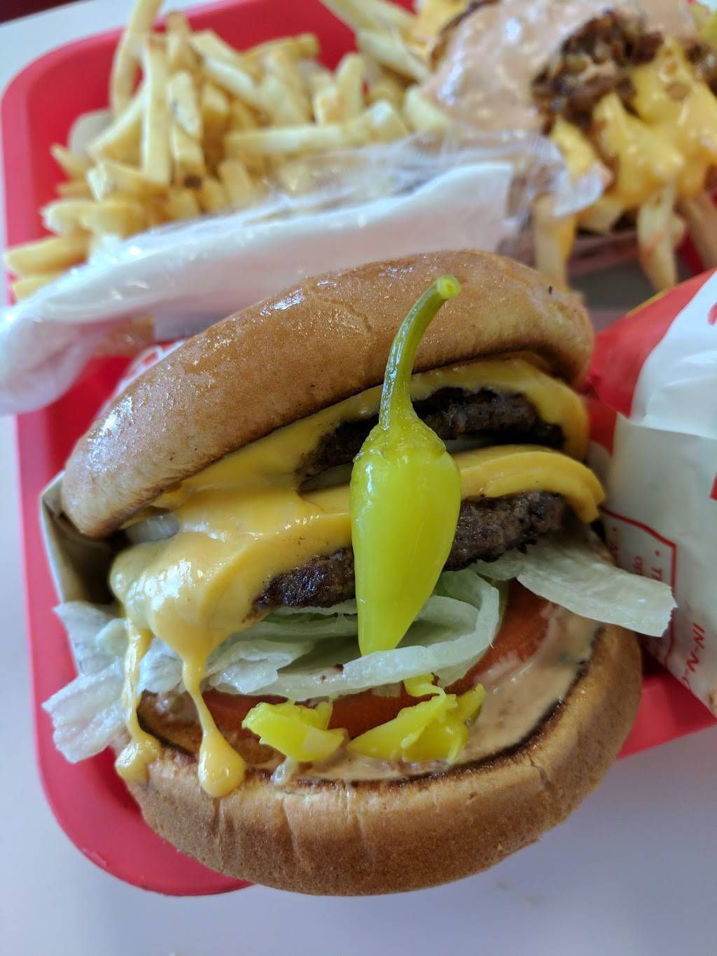 In-N-Out Burger | restaurant | 555 Willie Stargell Ave, Alameda, CA 94501, USA | 8007861000 OR +1 800-786-1000