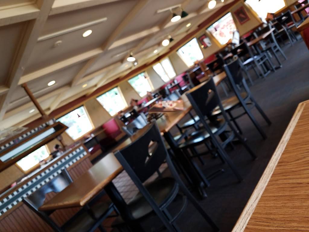 Pizza Hut | restaurant | 701 W Lincoln Hwy, DeKalb, IL 60115, USA | 8157586601 OR +1 815-758-6601