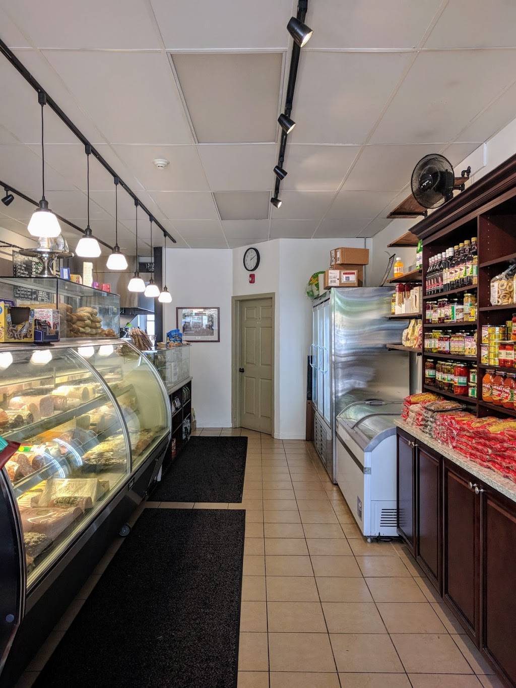 Dominic’s Delicatessen | restaurant | 15 N Broadway, Tarrytown, NY 10591, USA | 9145240505 OR +1 914-524-0505