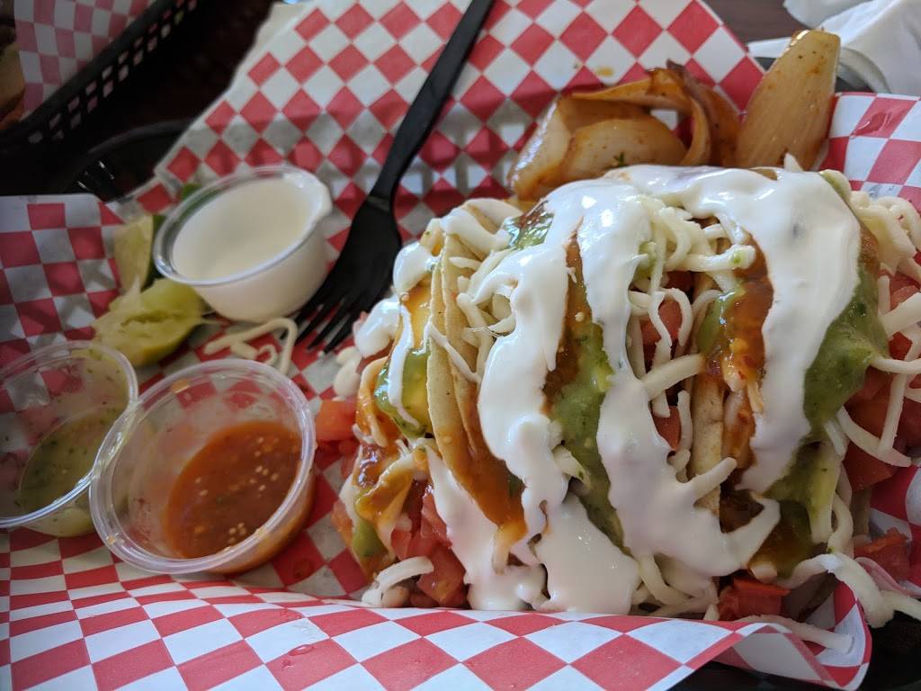 Lolis Mexican Cravings | restaurant | 10011 W Hillsborough Ave, Tampa, FL 33615, USA | 8132431503 OR +1 813-243-1503
