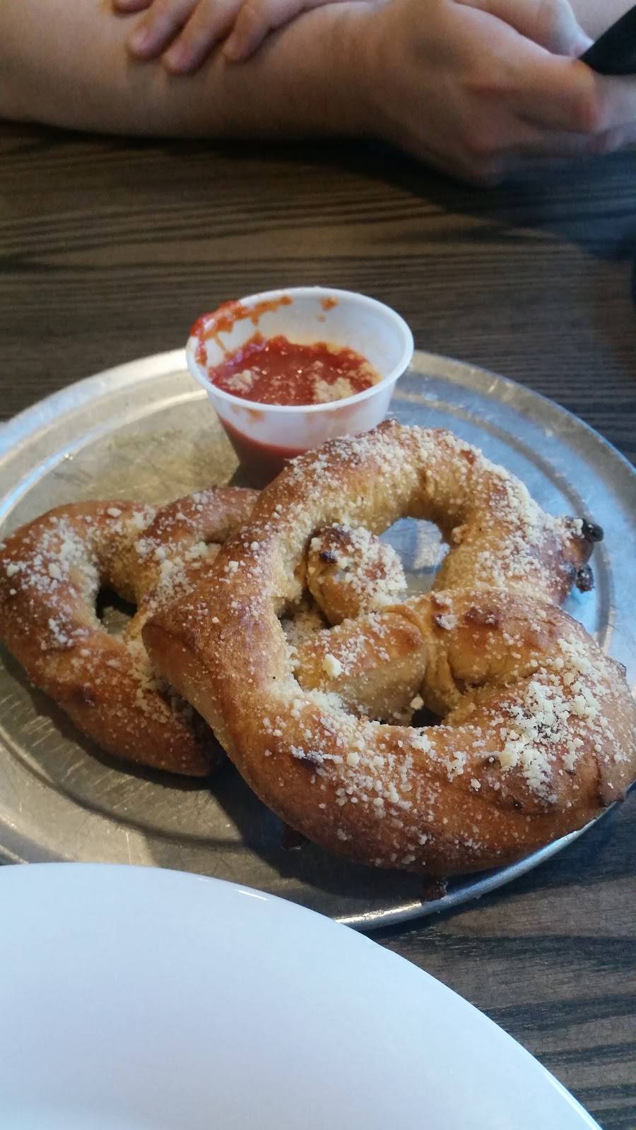 Mellow Mushroom | meal takeaway | 11680 E Colonial Dr, Orlando, FL 32817, USA | 4073844455 OR +1 407-384-4455