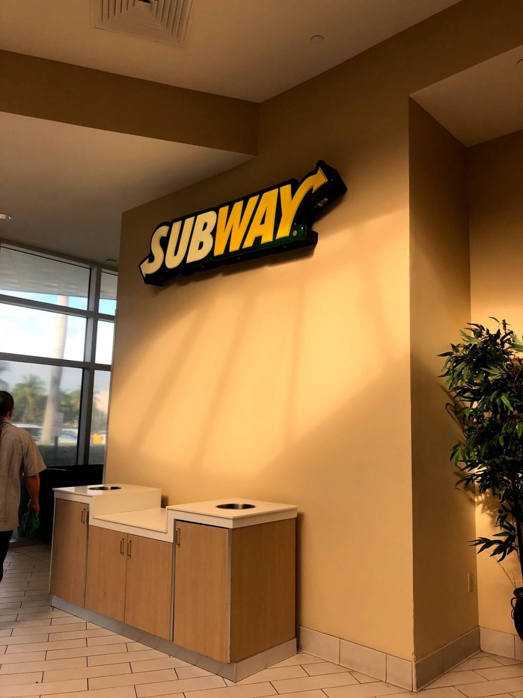 Subway | meal takeaway | 1675 W 49th St Store #1250, Hialeah, FL 33012, USA | 3055129378 OR +1 305-512-9378