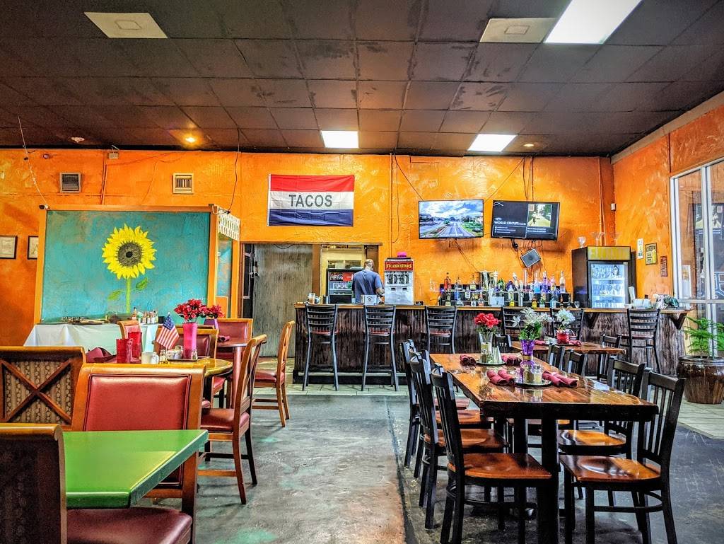 El Centro Grill | restaurant | 318 State St, Jackson, MS 39201, USA | 7695727271 OR +1 769-572-7271