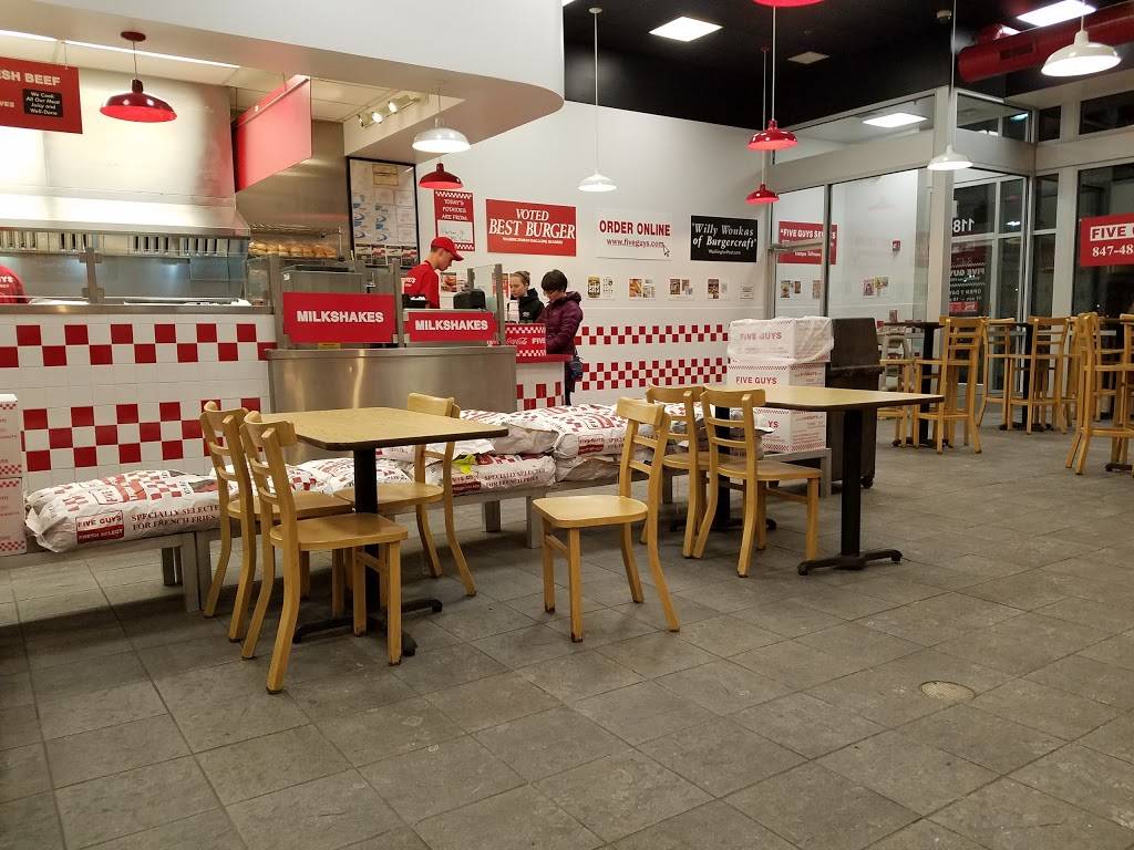 Five Guys | meal takeaway | Nec Rand Rd. & Kensinton Road, Mt Prospect, IL 60056, USA | 8474839330 OR +1 847-483-9330