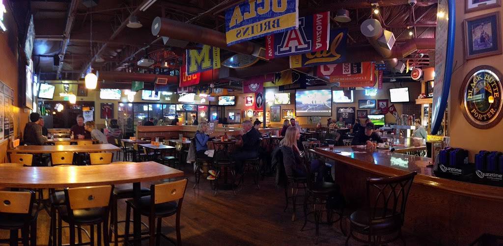 The Huddle Sports Bar and Grill | restaurant | 2400 E Fort Union Blvd, Cottonwood Heights, UT 84121, USA | 8014388300 OR +1 801-438-8300