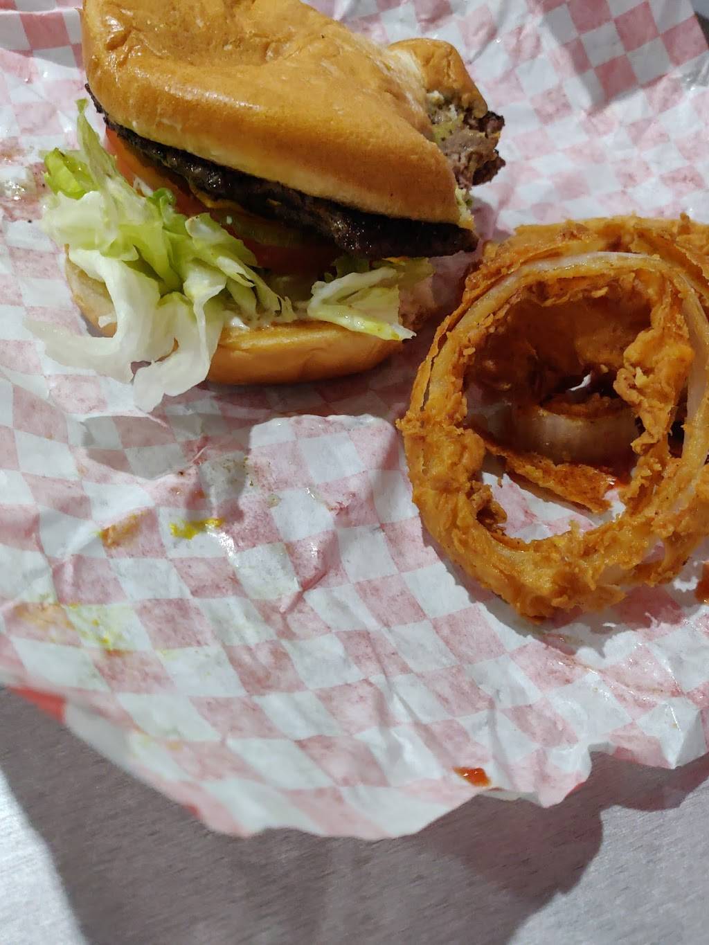 HomeTown burger | restaurant | 2719 Fredericksburg Rd, San Antonio, TX 78201, USA | 2104428868 OR +1 210-442-8868