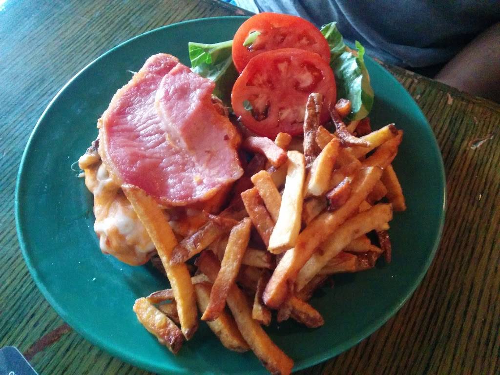 Brydens | restaurant | 2455 Bloor St W, Toronto, ON M6S 1P7, Canada | 4167608069 OR +1 416-760-8069