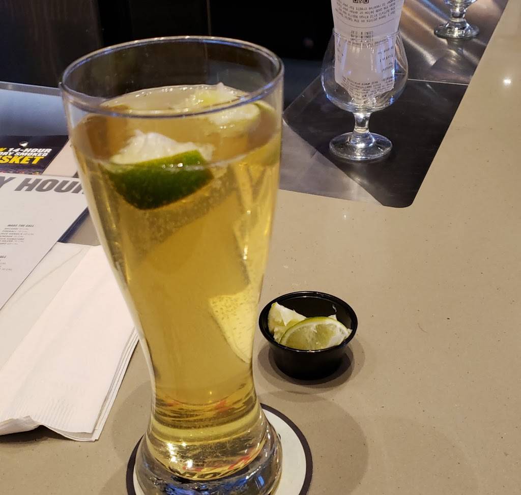 Buffalo Wild Wings | meal takeaway | 1901 Main St SW, Los Lunas, NM 87031, USA | 5055659464 OR +1 505-565-9464