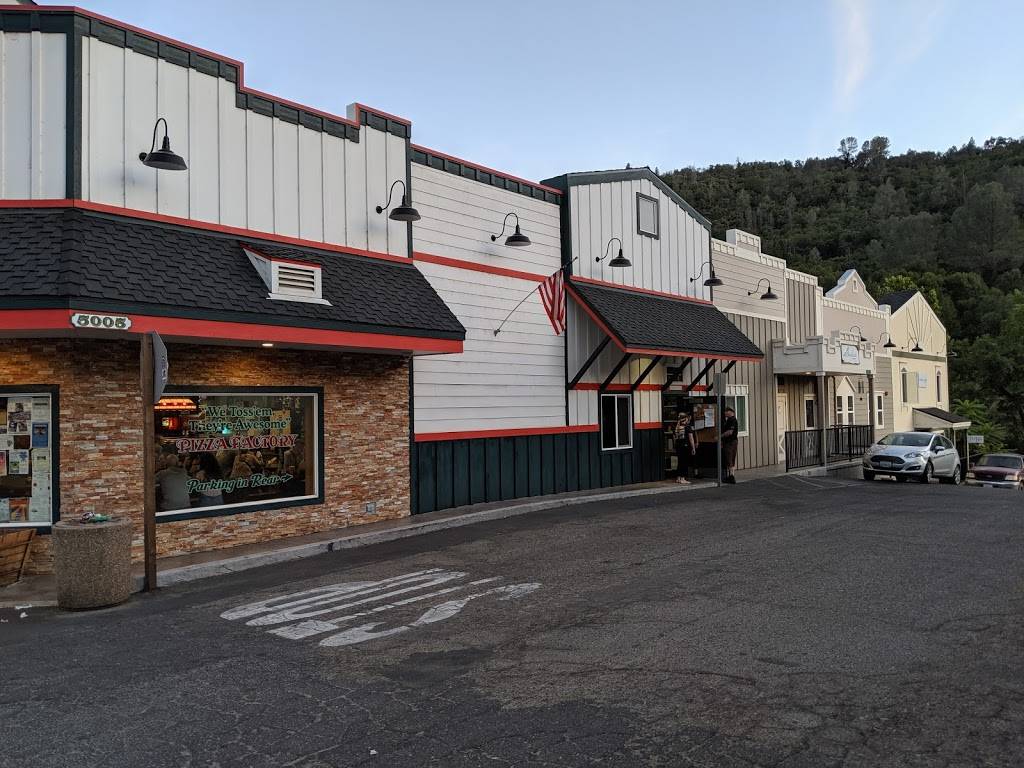 Savourys | restaurant | 5034 CA-140, Mariposa, CA 95338, USA | 2099667677 OR +1 209-966-7677