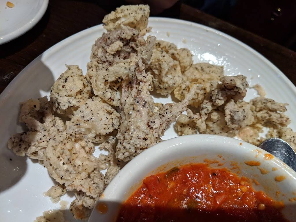 Carrabbas Italian Grill | restaurant | 5805 Trinity Pkwy, Centreville, VA 20120, USA | 7032669755 OR +1 703-266-9755