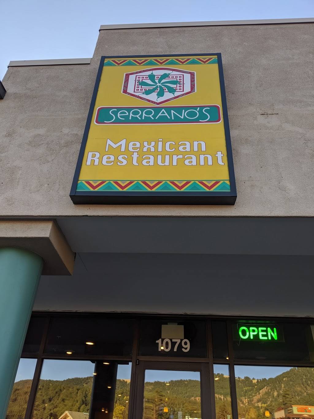 Serranos Mexican Bar & Grill | restaurant | 1079 East, US-24, Woodland Park, CO 80863, USA | 7196877150 OR +1 719-687-7150
