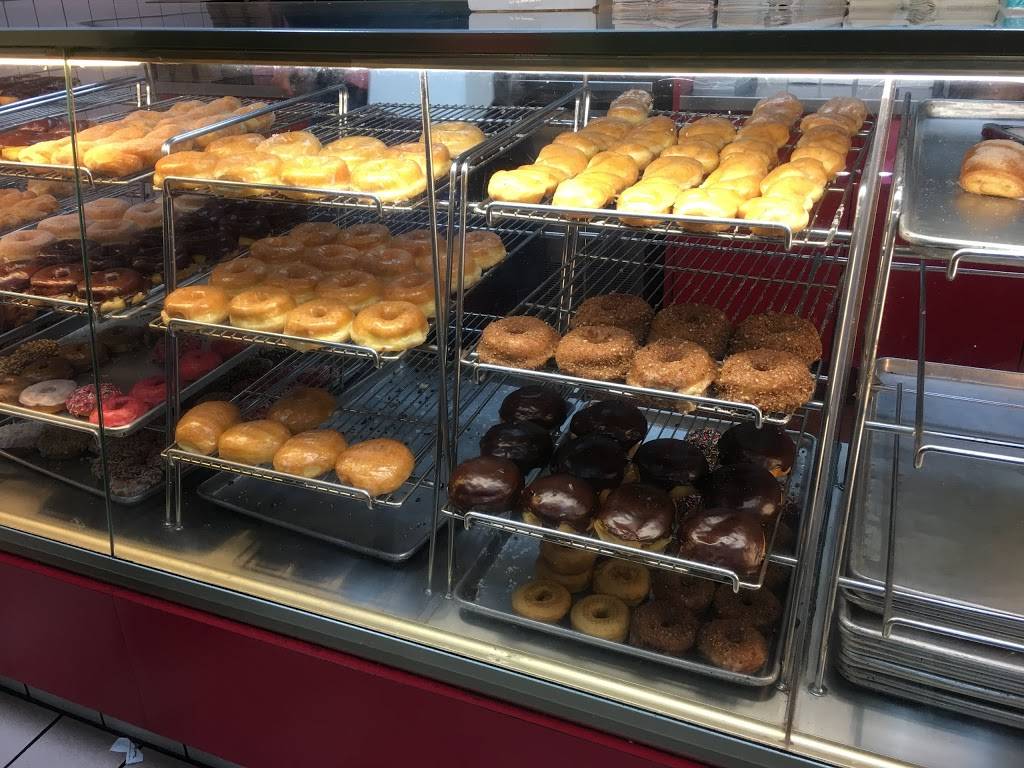 Tastees Donut & Burger | bakery | 619 N Fair Oaks Ave, Pasadena, CA 91103, USA | 6264498846 OR +1 626-449-8846