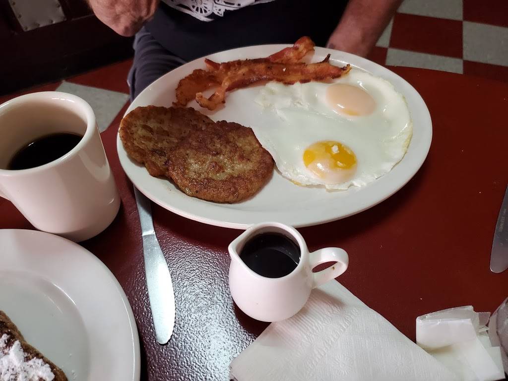 All Sauced Up Pub n Grub | restaurant | 515 D St, Fairbury, NE 68352, USA | 4025875444 OR +1 402-587-5444