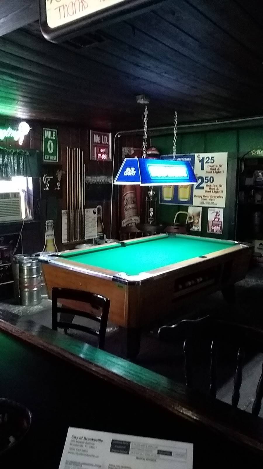 Danas Crossroads bar and grille | restaurant | 25 W Dr Martin Luther King Jr Blvd, Brooksville, FL 34601, USA | 3527972709 OR +1 352-797-2709