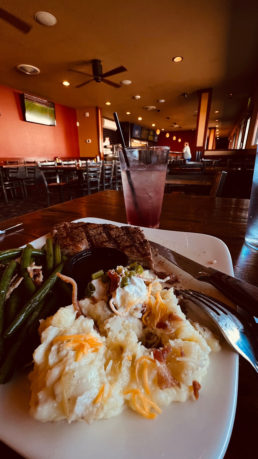 Macs Bar & Grill | restaurant | 1400 SW Dorion Ave, Pendleton, OR 97801, USA | 5412765531 OR +1 541-276-5531