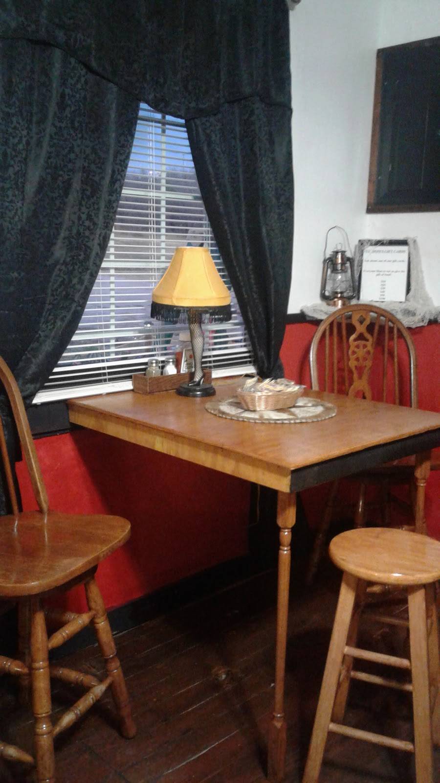 Ya Moms Restaurant | restaurant | 401 SE Johnson St, Canadian, OK 74425, USA | 9184246299 OR +1 918-424-6299