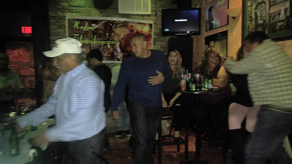 Rockys Restaurant | restaurant | 649 Elizabeth Ave, Elizabeth, NJ 07206, USA | 9085583599 OR +1 908-558-3599