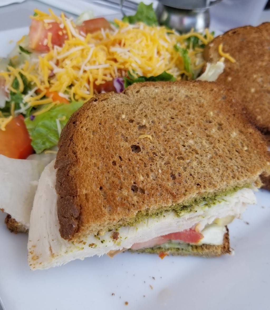 Corona Airport Cafe | restaurant | 1903 Aviation Dr, Corona, CA 92880, USA | 9512731643 OR +1 951-273-1643