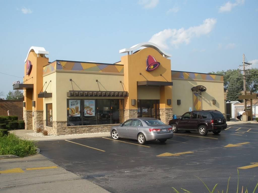Taco Bell | meal takeaway | 7535 N Harlem Ave, Niles, IL 60714, USA | 8476471809 OR +1 847-647-1809