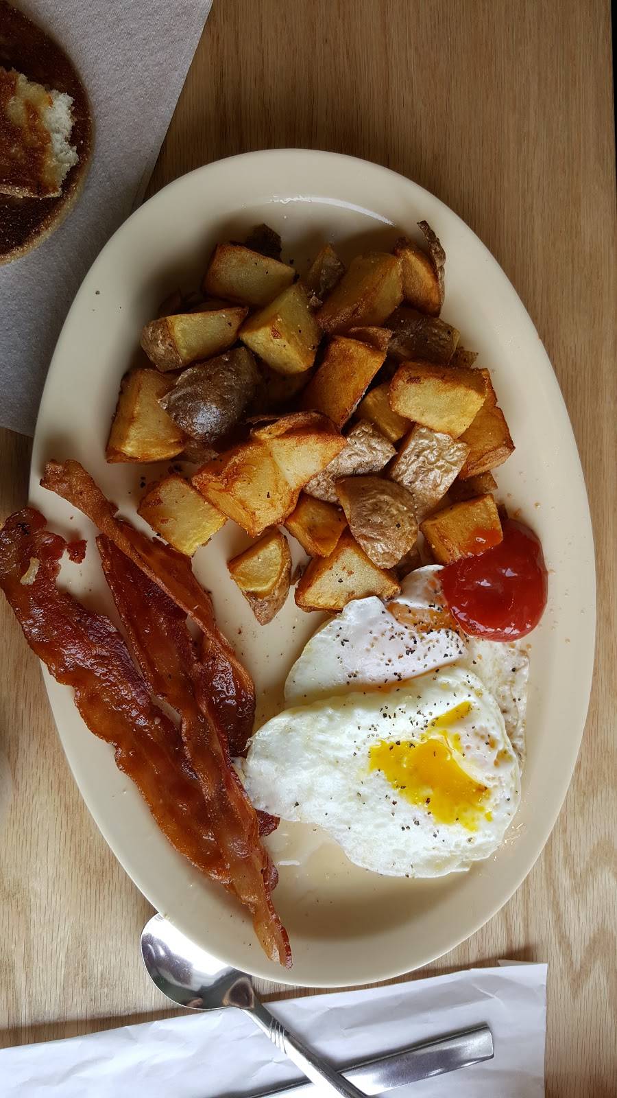 Great Scott Family Diner | restaurant | 1557 Bridgton Rd, Westbrook, ME 04092, USA | 2075910513 OR +1 207-591-0513