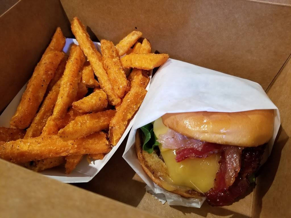 Halalbees | restaurant | 182-26 Hillside Avenue, Jamaica, NY 11432, USA | 7185590111 OR +1 718-559-0111